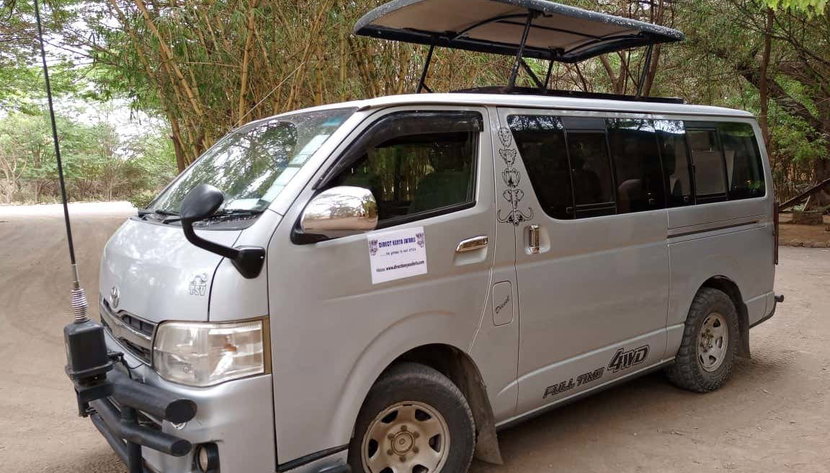 Safari de 5 días por Masái Mara, Lago Nakuru y Parque Nacional Aberdare - Foto 3, Vehículo durante la actividad