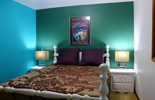 Whitaker 5 bdrm Daily-Weekly-Monthly - Photo 12