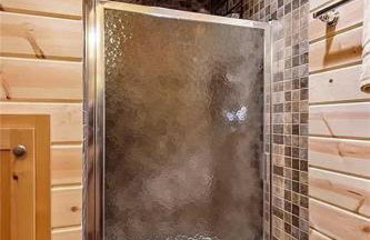 Lakefront Cabin with Loft and Bar - Foto 14