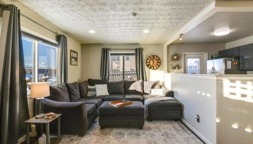 Updated Townhome Near Airport and Shopping! - Foto 5