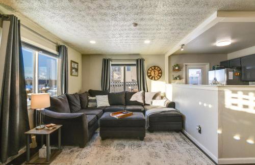 Updated Townhome Near Airport and Shopping! - Foto 5