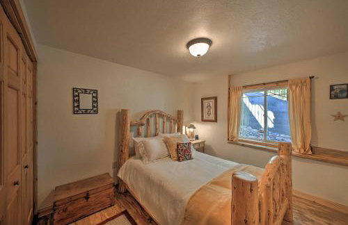 Scenic Riverfront Retreat with Hot Tub and Kayaks! - Foto 15