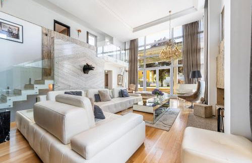 Extravagant 5-Bedroom Mansion - Foto 37