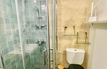 proche kedge et universitée appartement cosy avec parking ,cuisine équipée ,sdb et jardin - Foto 12