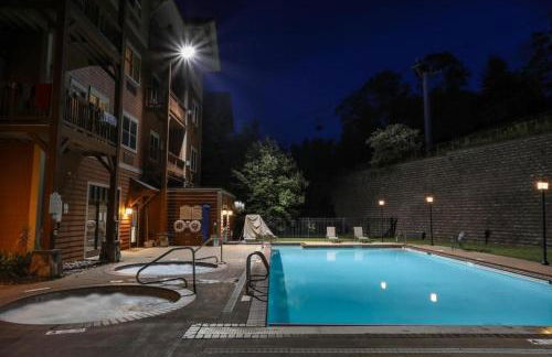 Slopeside Ski-In/Ski-Out ; HotTub ; 2 Room 2 Bath - Foto 10