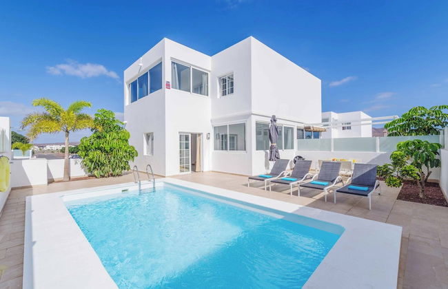 Villa Marisol - Photo 1