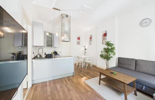 Zentrales Apartment im Westend I Küche I Balkon I für bis zu 4 Personen - Foto 12