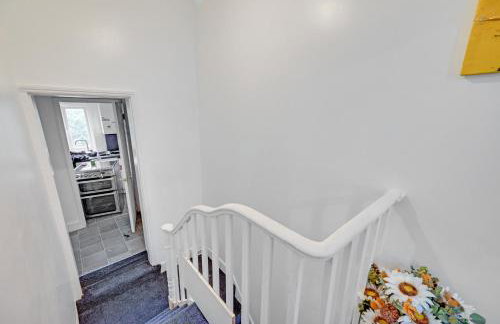 Sleeps 4 - Near Tottenham Stadium w Free Parking - Foto 14