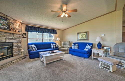 Houghton Lake Family Getaway with Fire Pit! - Foto 1