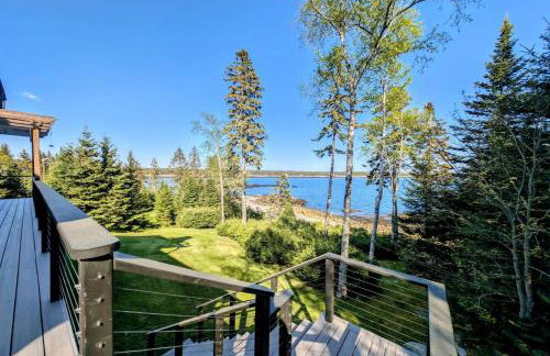 Oceanfront Crackling Cove Cottage Family firer pit slleeps 6 - Foto 1