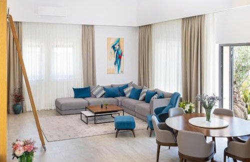 Villa True Oasis with Heated Pool - Photo 6