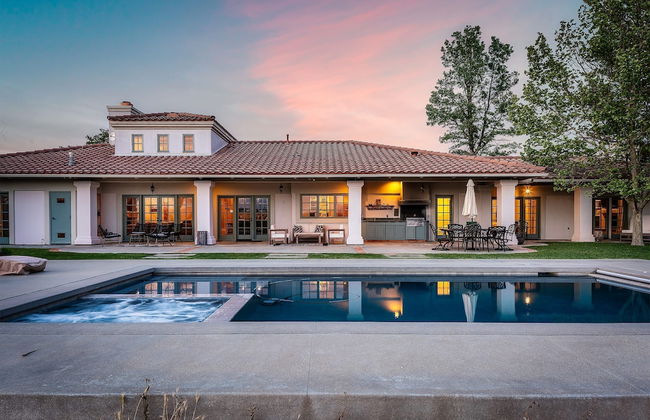 Wellsona Vineyard Retreat Pool Hot Tub Views Main Home Guest Home - Photo 29