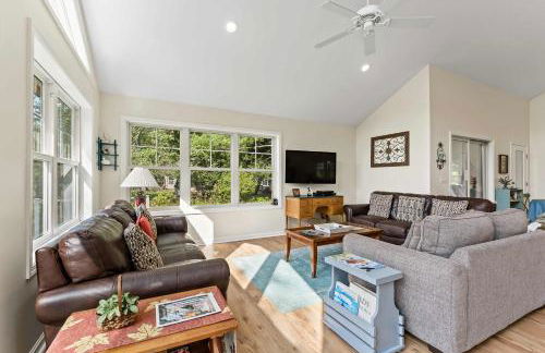 Large Open Floor Home with Fire Pit on the Lake - Foto 21