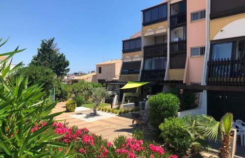 Rez de jardin OU ascenseur 4 ieme PISCINE -WIFI-Dans le Village naturiste holidaysochic - Photo 42