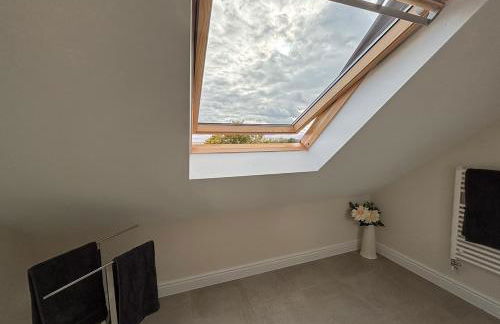 Comfortable 4BR stay in Bourne, Free Parking, Sleeps 7, Families & Contractors Welcome - Foto 30