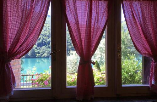 Casa a schiera fronte lago con giardino - Foto 9