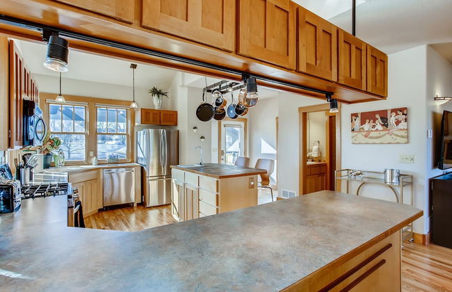 Brilliant Posh Home - Backs to Poudre River Trail - Foto 13