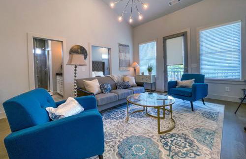 Modern Duplex - 1 mile from Robust Nightlife - Foto 1