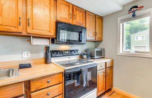 West Dover Townhome Hot Tub, 2 Mi to Mount Snow! - Foto 8