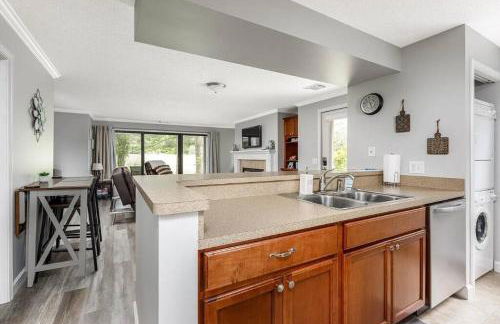 Modern Golfview Condo near the Grand Traverse Bay - Foto 7