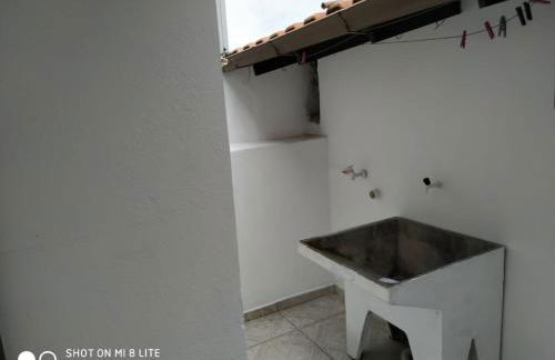 Kitinet para 2 pessoas próximo do mar - Ingleses - Com garagem - Foto 11