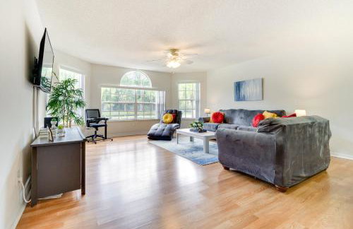 Condo with Pool Access and Patio 8 Mi to Disney! - Foto 6