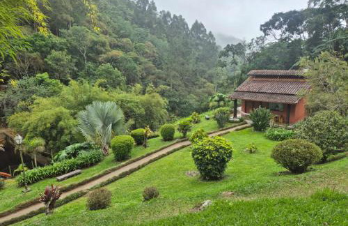 Chalé da Cachoeira - Cachoeira particular dentro da hospedagem - Foto 16