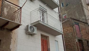 Modern Hillside Retreat with Panoramic Views - Foto 2