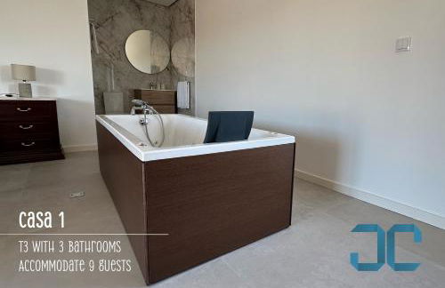 Arada Property - 4 Houses in 1 Private Property, Free Parking and Hot Tub - Foto 40