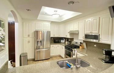 Studio City Chic Large Contemporary Condo - Foto 36