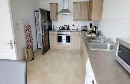 StayZo Cole Green Lane Accommodation- FREE Parking - Foto 6