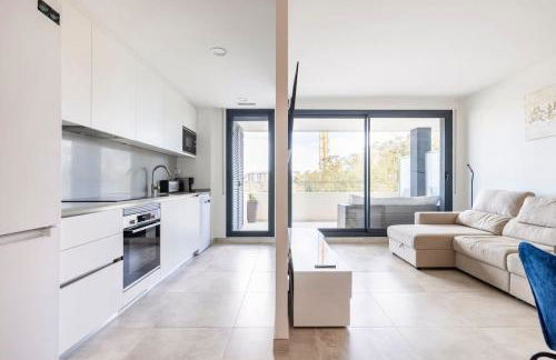 Apartment by the beach with pool and private parking - Foto 1