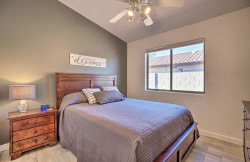 Close to Hikes! Snowbird Oasis with Pool in Estrella - Foto 16