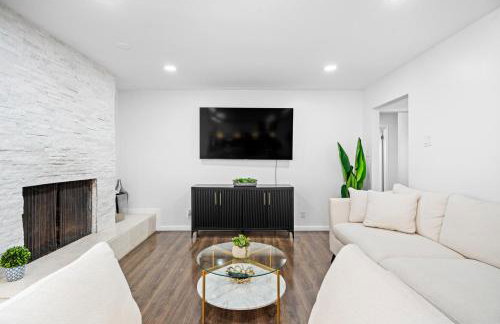 Relaxed Luxury Pet Friendly Home with Pool and Backyard Lounge in San Antonio, TX - Foto 6