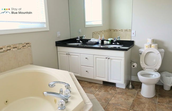 Mountain Views, Steps to BM Village, Hot Tub, BBQ. - Foto 20