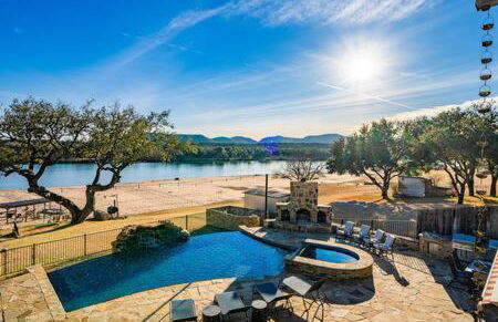 Beachfront Villa New Listing Intro Pricing - Foto 6