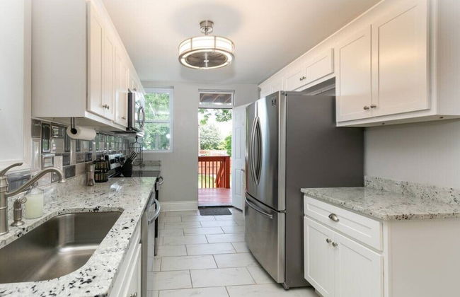 Cozy Family Home - Walk to MO Botanical Gardens - Photo 19