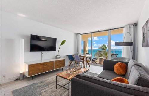 Hutchinson Island BeachFront Heated Pool Balcony Top Floor Amazing View - Foto 8