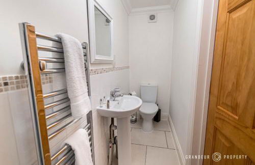 The Westborough Nook by Grandeur Property - Photo 6