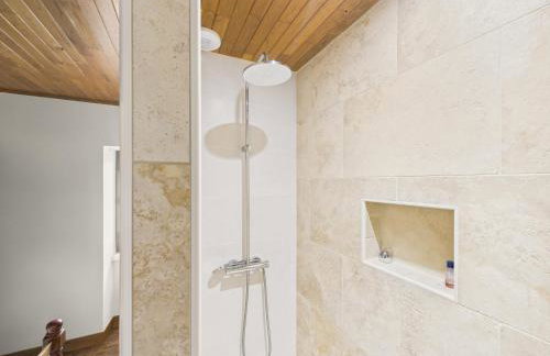 Gîte pour 12 avec terrasse et piscine partagée - Foto 12