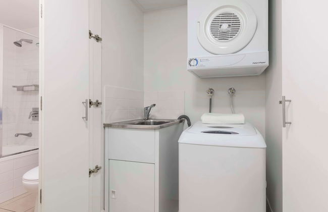 Oaks Brisbane Aurora Suites - Photo 9