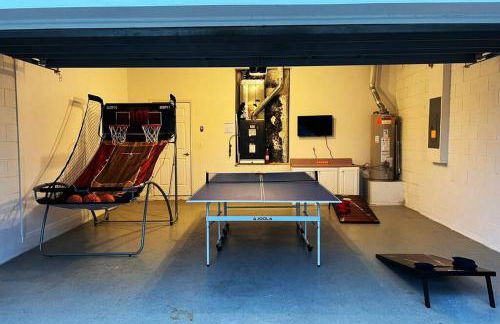 Spacious Disney Themed 5Bed Villa! Private Heated Enclosed Pool/Spa/BBQ! - Photo 32