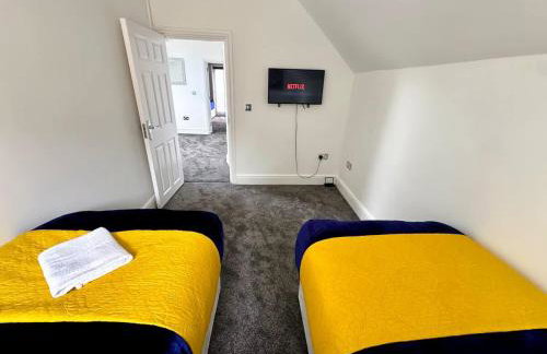 Spacious 3-Bed Home with Garden, Private Parking, Smart Tv's, Fast Wi-Fi - Foto 40