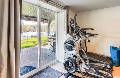 Lakefront Retreat with Kayaks, Paddle Boards and Deck! - Foto 22