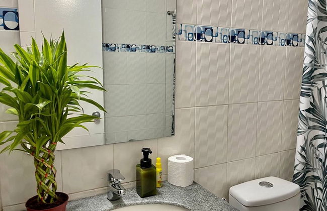 House w 3 Bedrooms And 3 Baths - Free Parking - Photo 16