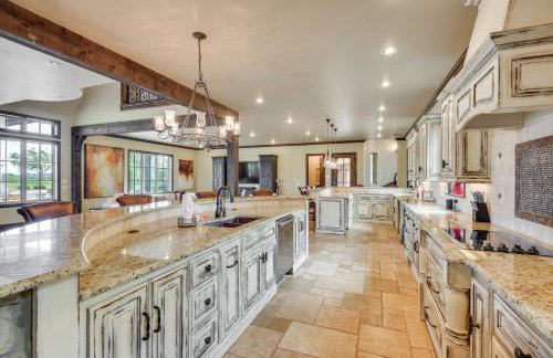 Spacious Edmond Vacation Rental with Hot Tub! - Foto 10