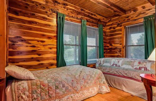 Lodge at OZK Ranch- Incredible mountaintop cabin with hot tub and views - Photo 30