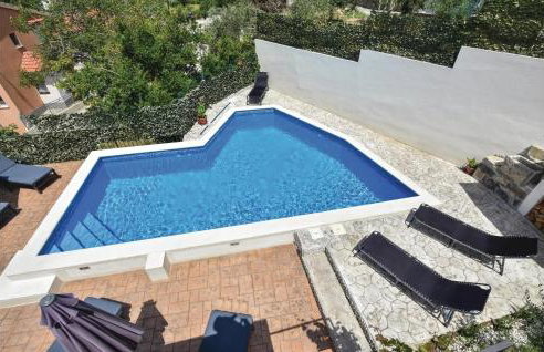 Four-Bedroom Apartment In Srinjine - Photo 2