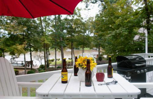 Serene Lakefront Home with Hot Tub and Boat for Rent! - Foto 49