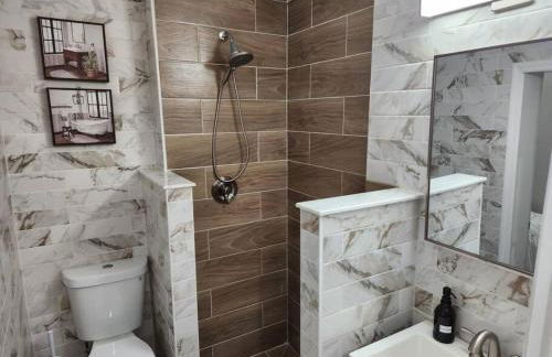 Stylish 1BR Near Heart of Town - Foto 6